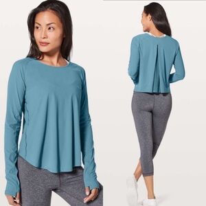 Lululemon Play Off The Pleats‎ Long Sleeve Persian Blue size 6